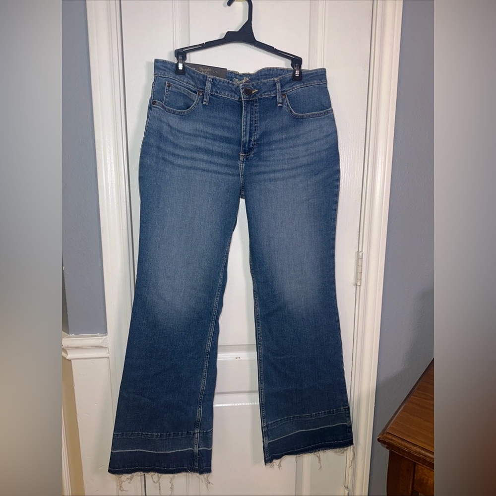Wrangler Women’s Wisemans Mid Rise Jeans Size 32x32 Color‎ Blue
